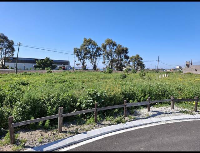 LAND FOR SALE IN HARBOUR LIGHTS